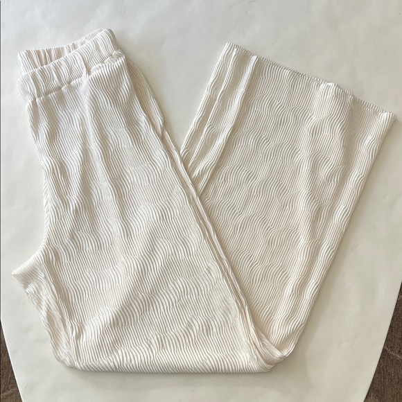 Meshki Seashell Scalloped Ribbed Coverup Satin Wide Leg Pants Size S - Picture 2 of 5